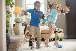 Wild Republic Huggers Chimpanse bamse med snap armbånd