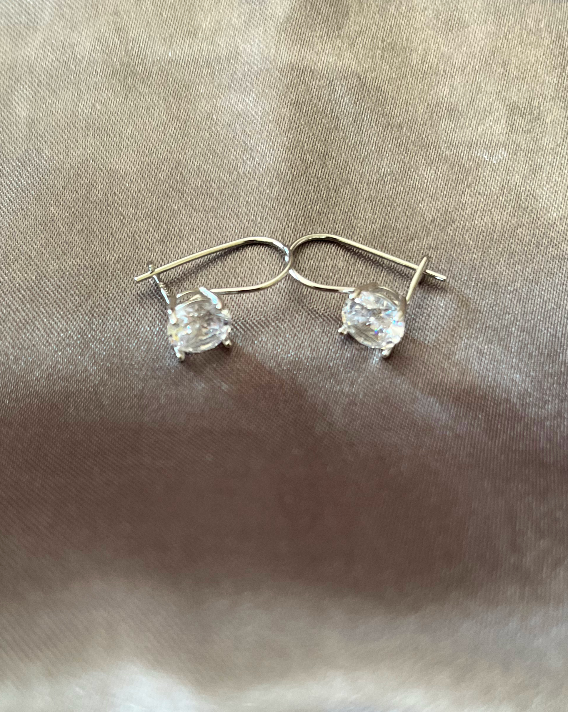 øreringe i sølv med zirkon