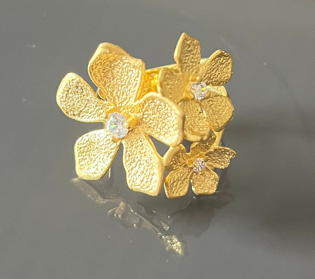 LAVAL Ring Blomster og Cubic zirconia, guldfarvet sterlingsølv 925 Sekundært billede