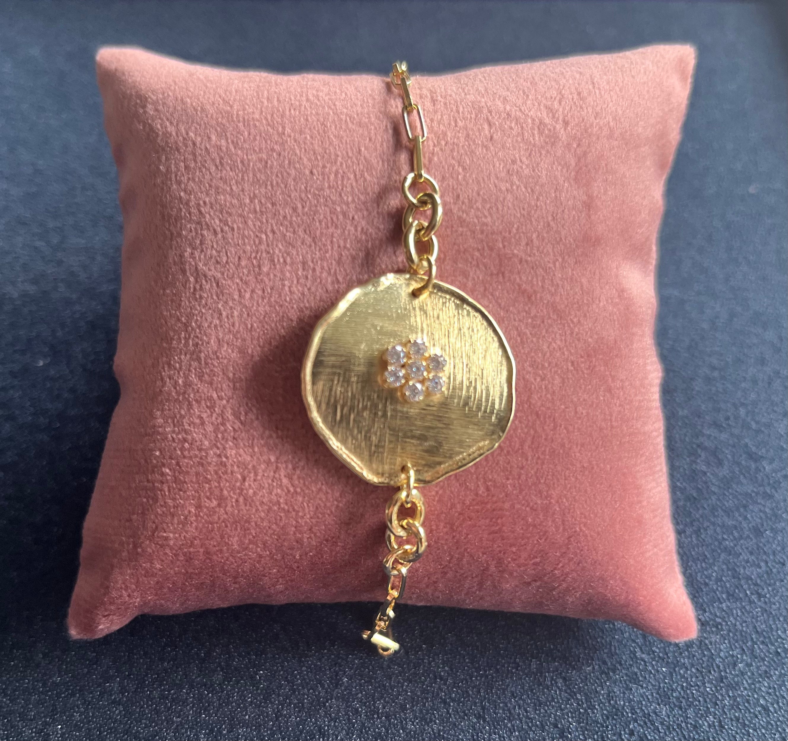 LAVAL Guldfarvet 925 sterlingsølv rundt armbånd med 7 hvide cubic zirconia - børstet finish 16+3 cm (318406D) Sekundært billede