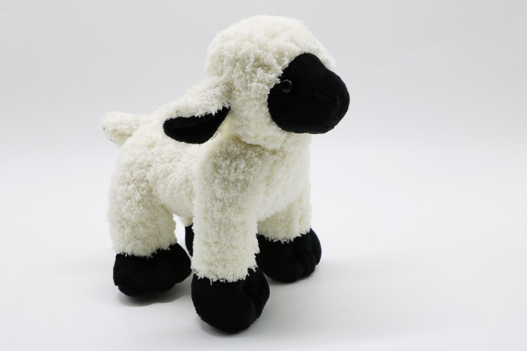 Uni-Toys Blacknose Valais Får Bamse, stående 20 cm (HL2023), eco-friendly