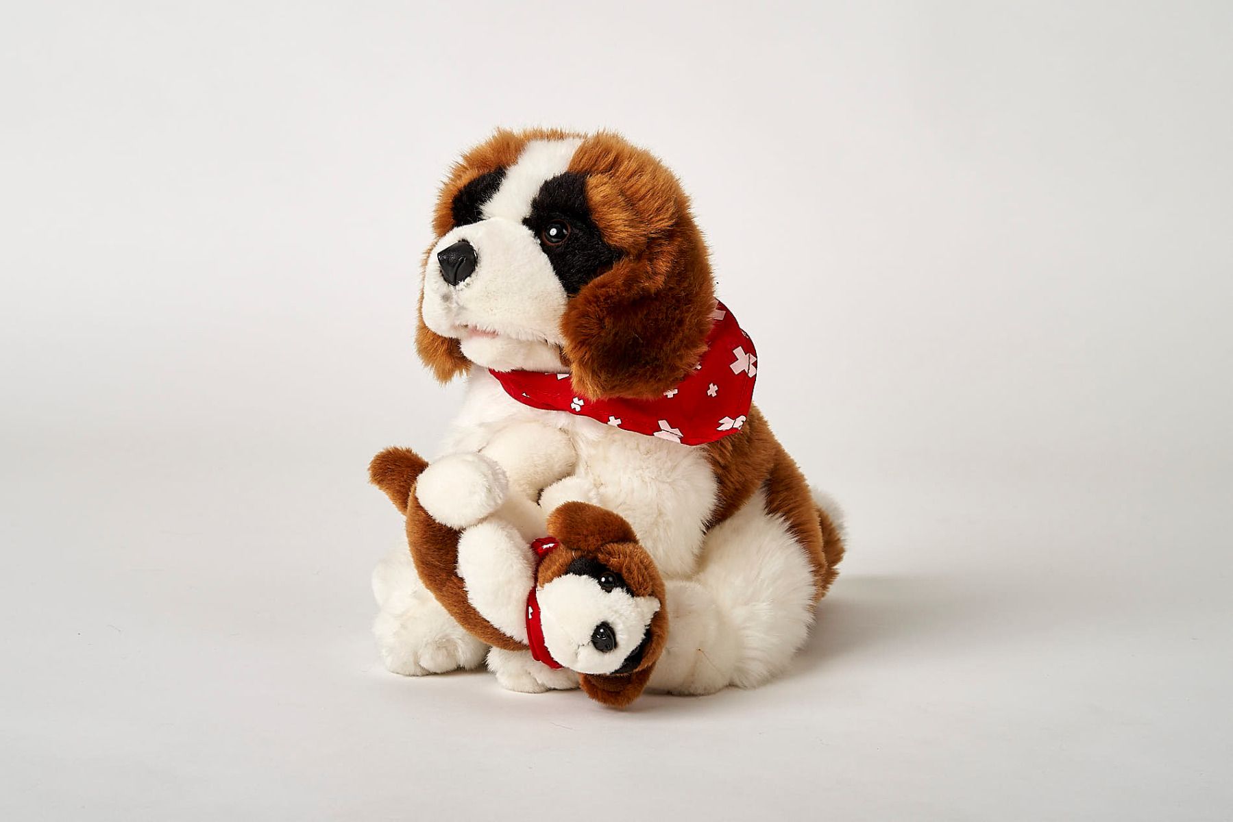 Uni-Toys Sanktbernhardshund med baby 29 cm