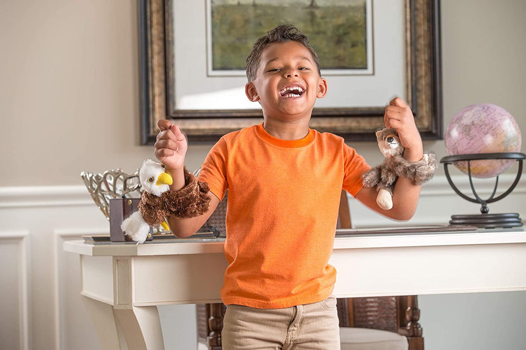 Wild Republic Sommerfugl med snap armbånd - Huggers Butterfly Tailed Jay 20 cm